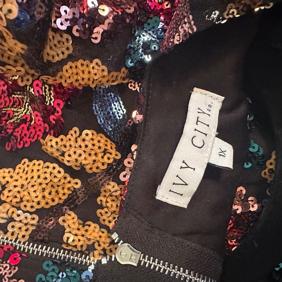 IVY CITY CO - Sequin Showstopper Floral Dress - Picture 7 of 7